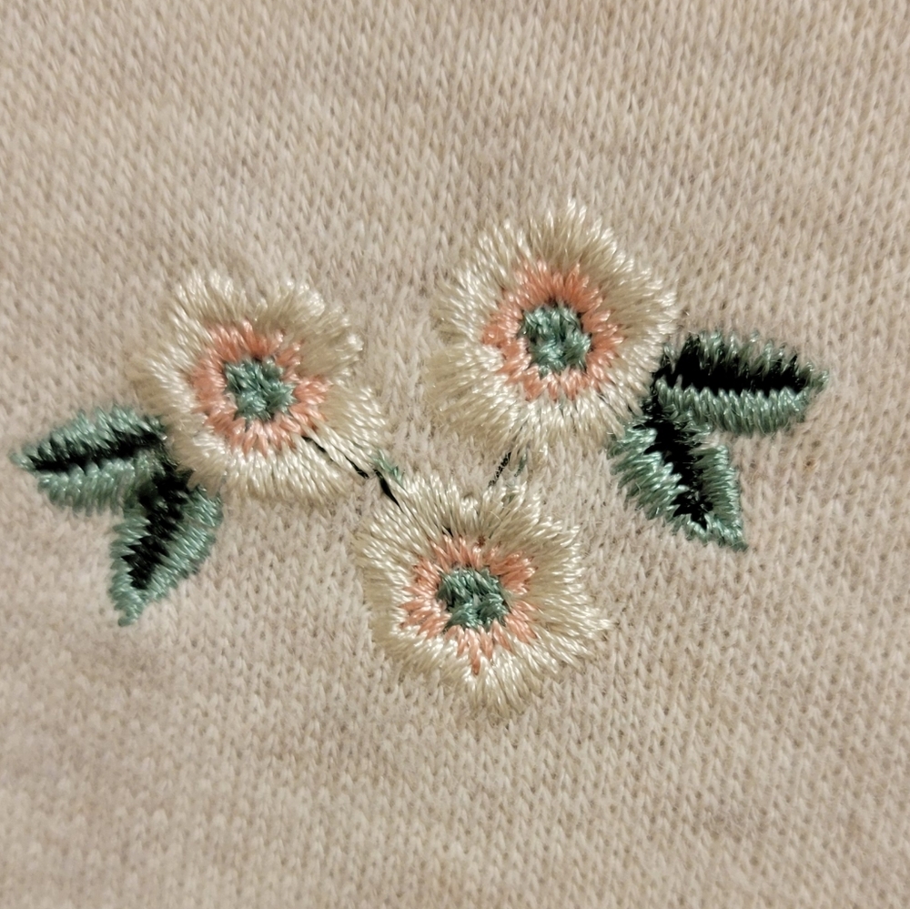 Retrology Embroidered Top Size Large - Picture 4 of 8